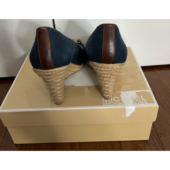 Size 7 Michael Kors Wedges - Picture 5 of 6